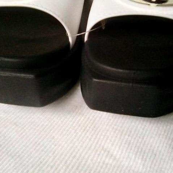 Ladies Slide Slippers. - Picture 4 of 9